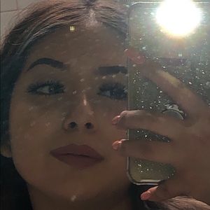 Meet your Posher, Aura